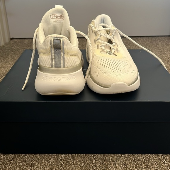 White Cole Haan zerogrand sneakers, size 9. - Picture 7 of 7
